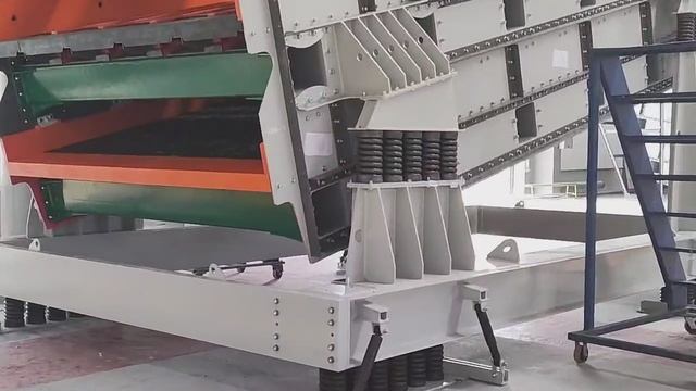 заводские испытания двухдекового грохота Landsky перед отгрузкой