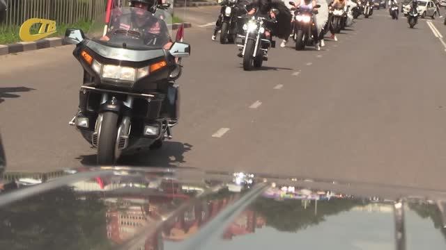 БАЙКЕРСКИЕ ГРУППЫ ЖЕЛЕЗНОГОРСКА УСТРОИЛИ МОТОПРОБЕГ, ПОСВЯЩЕННЫЙ ДНЮ РОССИИ