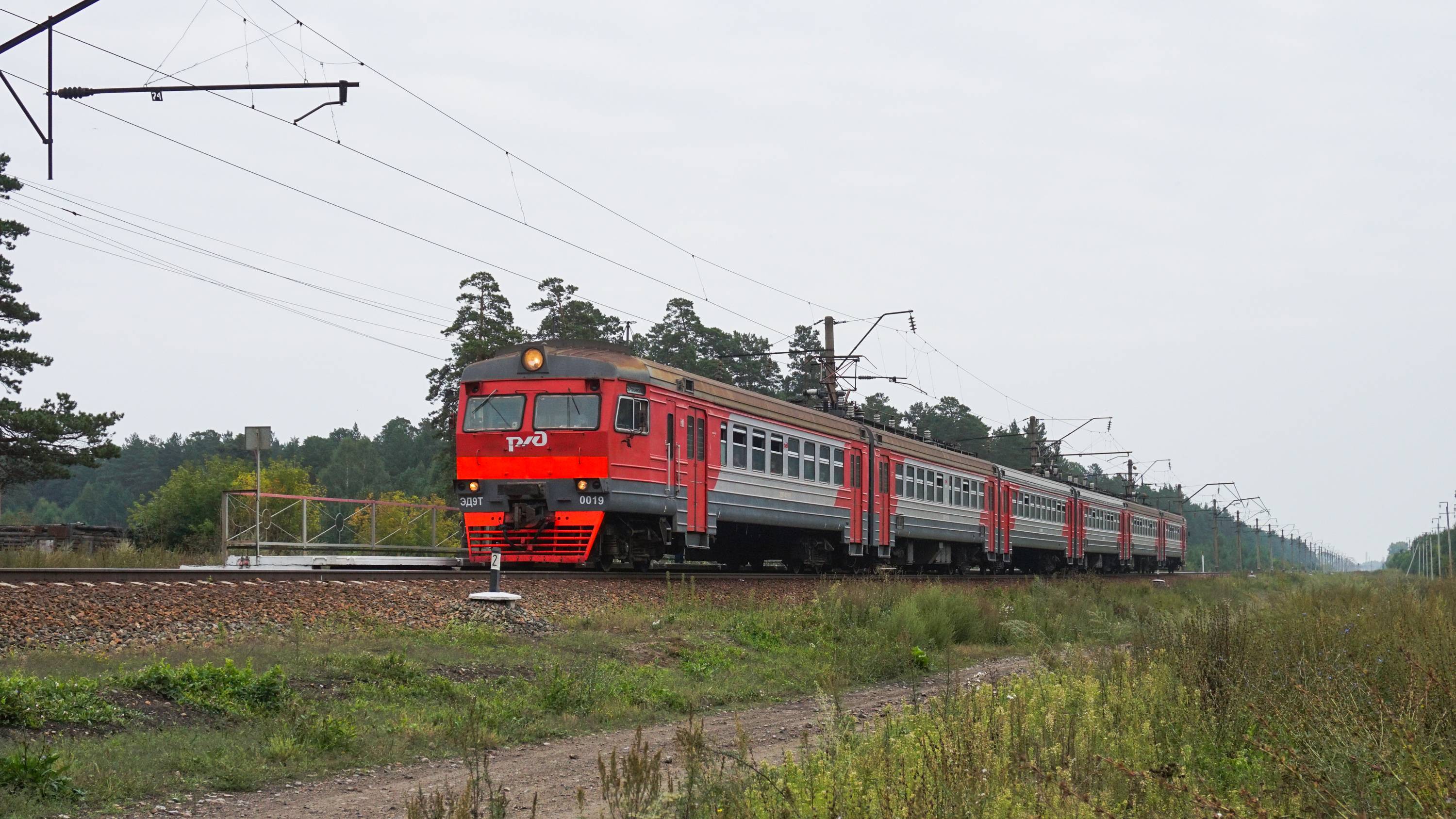 Электропоезд ЭД9Т-0019