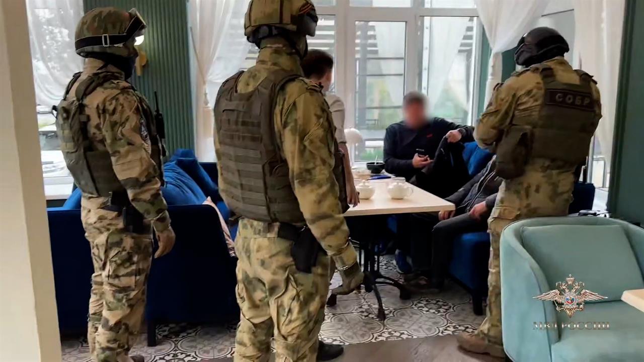 В Ивановской области пресекли деятельность подпольного табачного цеха: видео