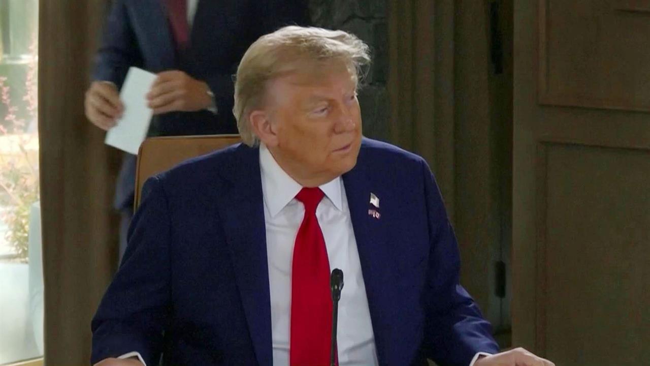 Ради заседания Совета национальной безопасности Дональд Трамп прервал свою поездку в Канаду на са...