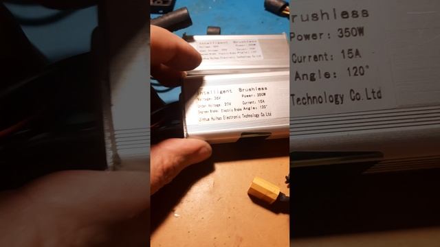Электросамокат Zaxboard ES-8i/Kugoo S3. Замена контроллера зелёный на синий.