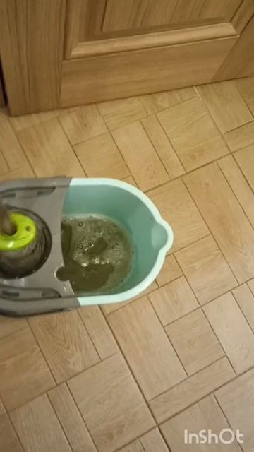 Не смешно