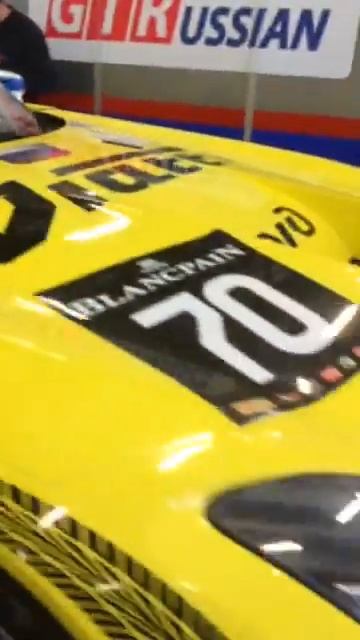 Подготовка болида GT Russian Team Viatti к гонке