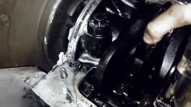 Люфт шатуна на двигателе ГАЗ 21