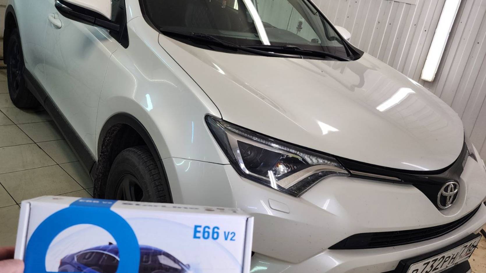 Toyota Rav4 - установили охранный комплекс с автозапуском StarLine E66