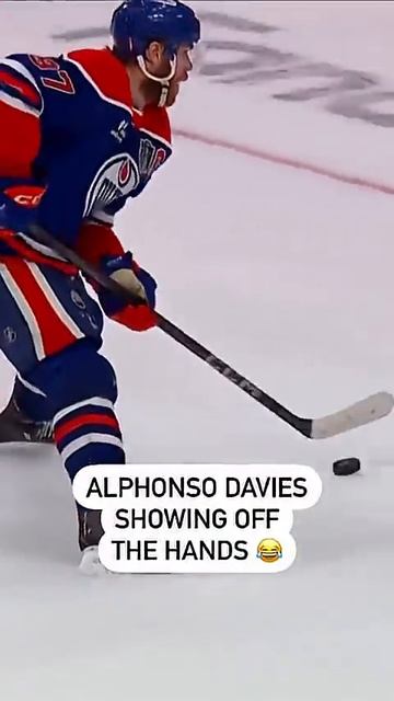Alphonso Showing Off The Hands Like McDavid