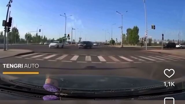 разворот двух машин одновременно