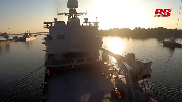 Россия спустила на воду десантный корабль.