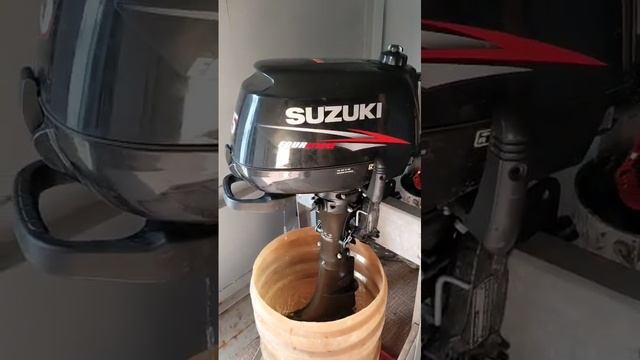 Suzuki df5 четырехтактный лодочный мотор.mp4