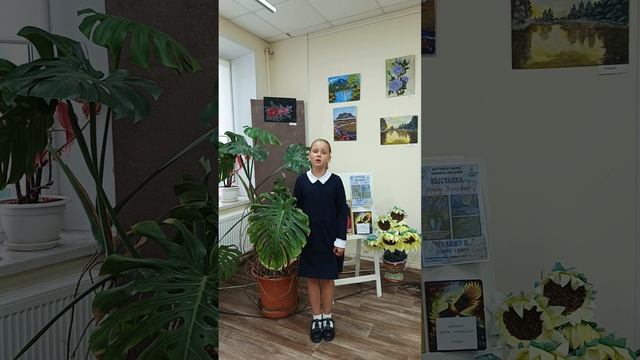 Николаева Арина исполняет песню "Девочка Россия" (слова и музыка Э. Путиловой)