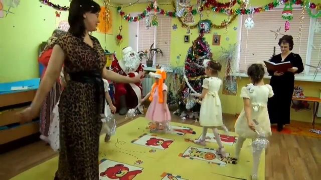 Новогодний утренник в д с СТУПЕНИ
