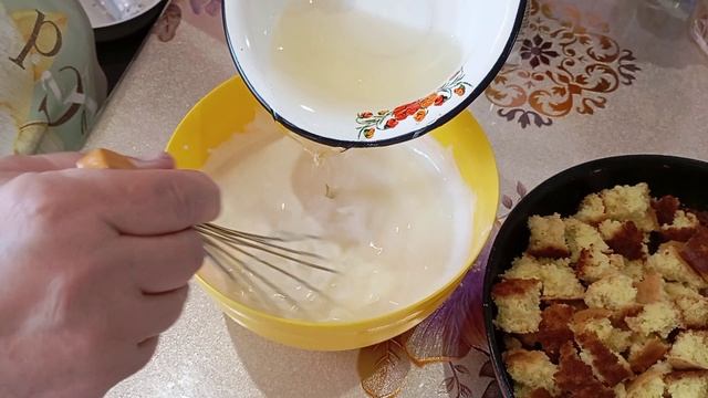 Спеют ягоды клубники, готовим летний торт.