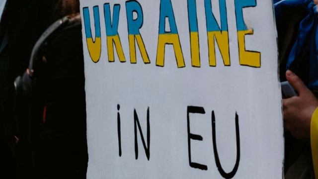 Мантуров оценил шансы возвращения Renault в РФ после поставок техники на Украину