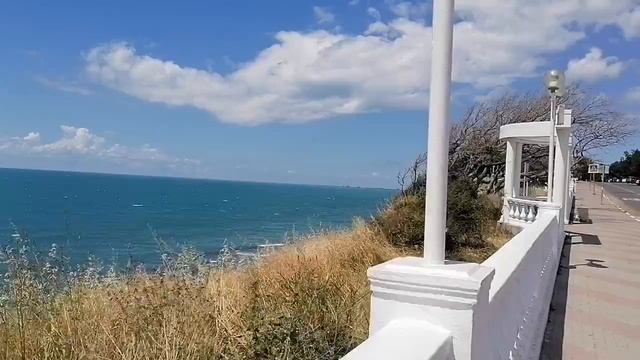 Геленджик. Это просто невероятно красиво. Виды с кручи ЖК Черноморский 2. Здесь нужны фото зоны.