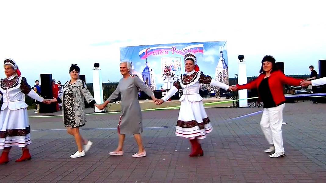 День России.  Ромашка -василек