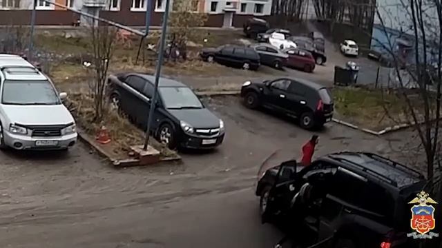 Пьяная женщина рулю не хозяйка