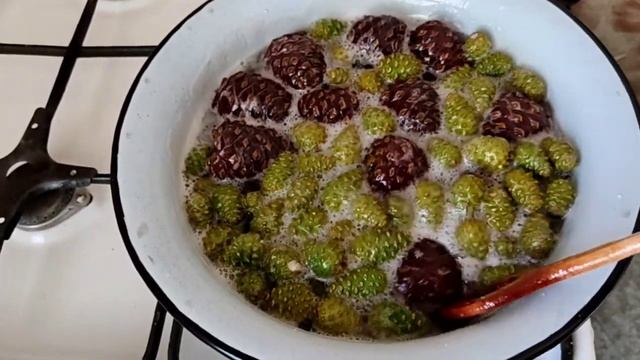 Варенье ассорти из шишек