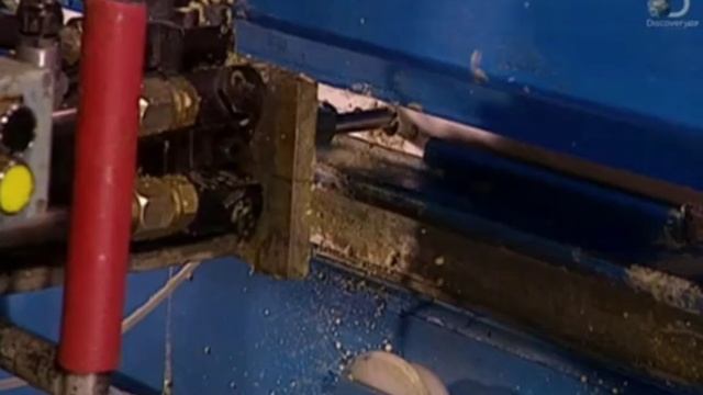 Процесс производства гаражных ворот.