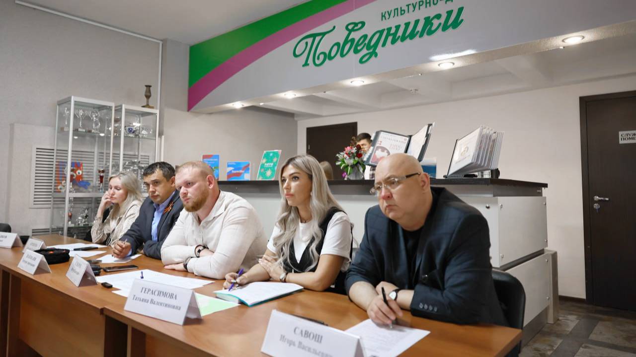 Благоустройство, здравоохранение, ЖКХ – круглый стол состоялся в пос. Поведники