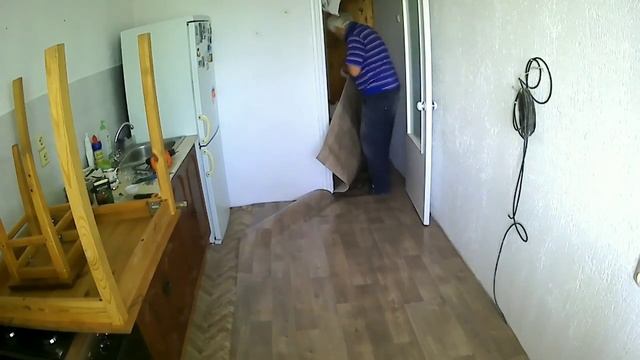 Ремонт кухни. Меняем линолеум ЧАСТИЧНО.