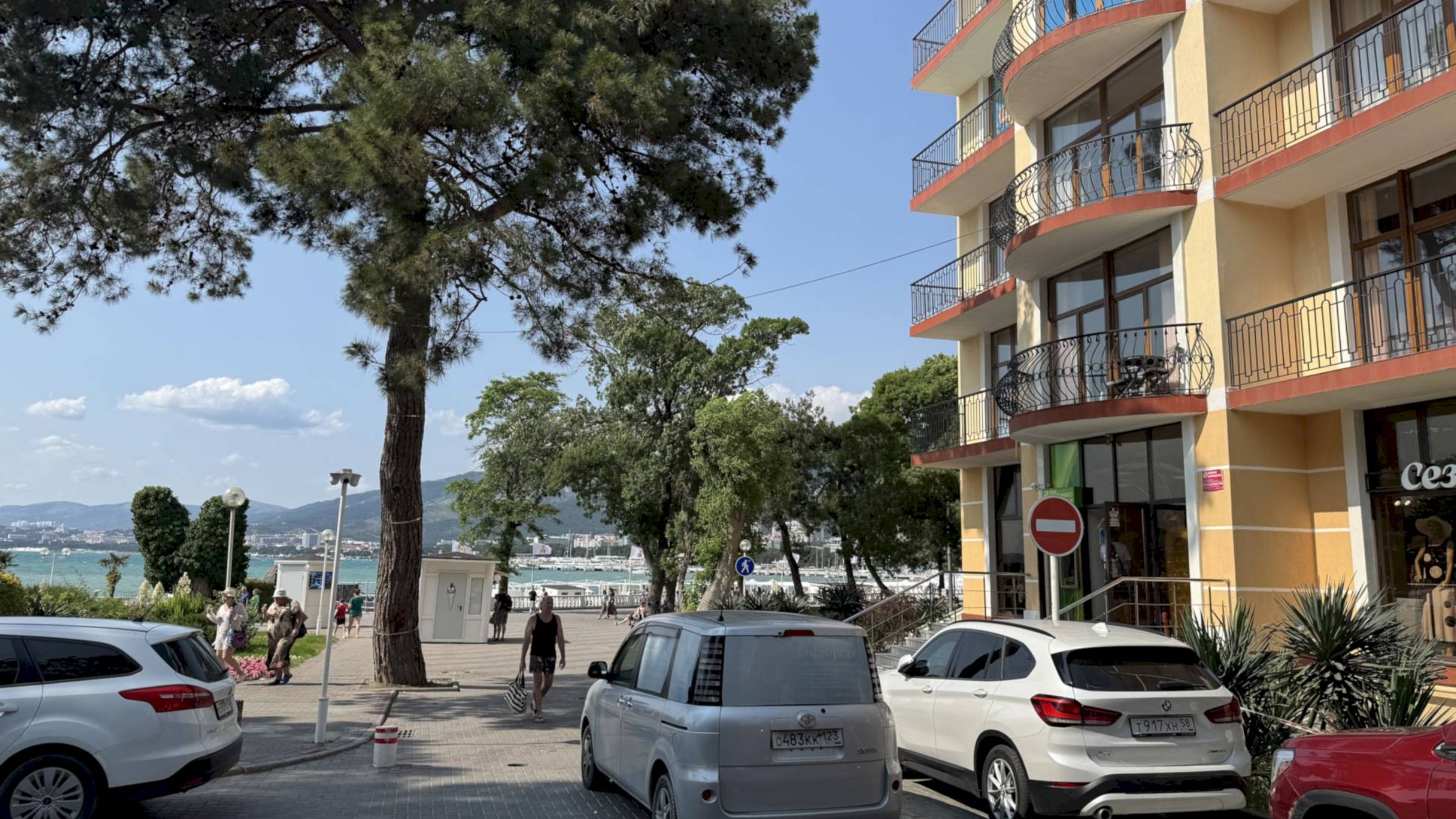 🏡 №507 Сдаётся посуточно 2-к квартира в центре, 1 мин до моря, 2 санузла — Геленджик