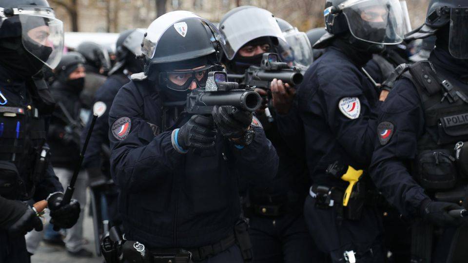 choc-le-grand-frere-du-rappeur-mhd-victime-de-violence-policiere-en-pleine-rue
