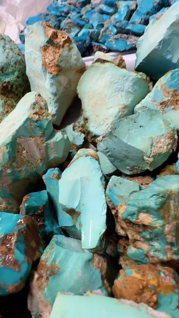 250616-13 Turquoise Rough: Earth’s Hidden Color Blind Box Easter Egg