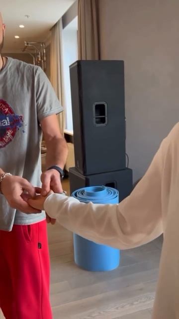 Когда стоишь на гвоздях время останавливается. Его просто нет.