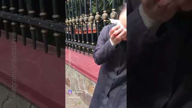 Неизвестные пытаются захватить Свято-Духовской собор УПЦ в Черновцах.
