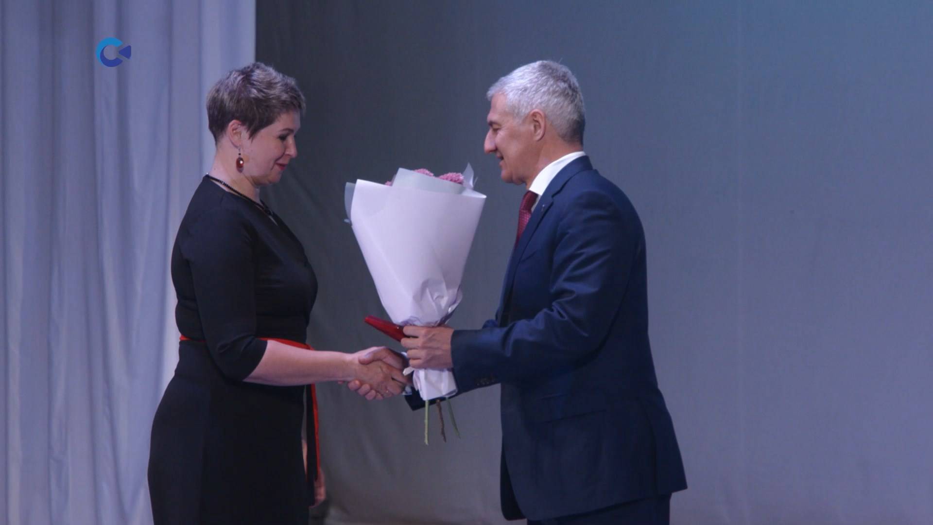 Десять медиков удостоены звания «Заслуженный врач Республики Карелия»