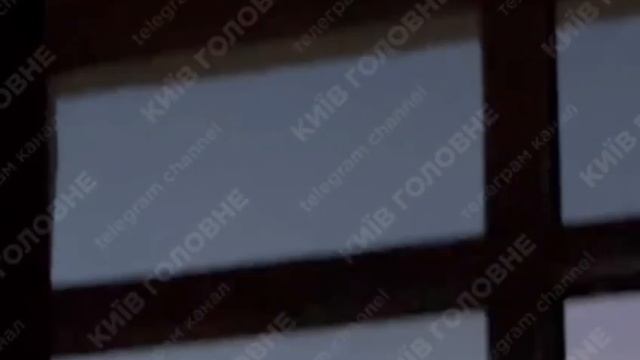 Момент погони украинской зенитной ракеты за российской крылатой Х-101 в небе над Киевом.   На ви...