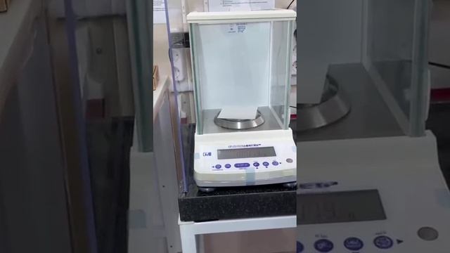 Контрольная  проверка фасовки костнозамещающего материала Остеодент на производстве.