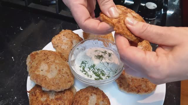 Классические драники, без муки и без яиц. 2 Рецепта от Бабушки.