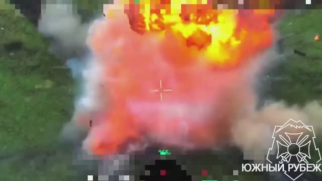 🔥Кадры применения нового поколения боеприпасов размещаемых нашими бойцами на FPV-дронах