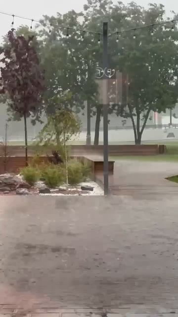 🌧️Ливень накрыл некоторые районы Москвы🌧️