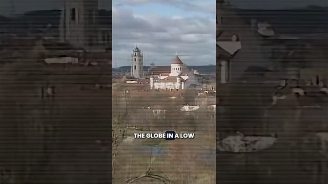 Майк Бенц представя документи, показващи, че правителството на САЩ e използвало парите на американск