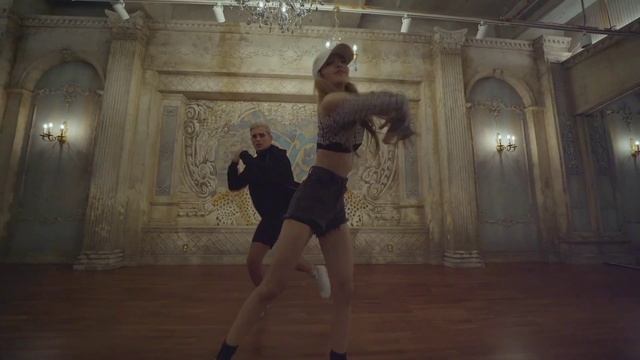 Lisa BlackPink & Kiel Tutin Dance Taki Taki Full HD