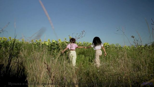 Земля звучит лучше любой симфонии в этом ролике - The World is Waiting -- Glad Rags -- Wonder Under