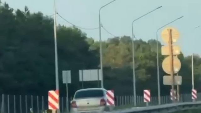 LADA Granta по встречной полосе