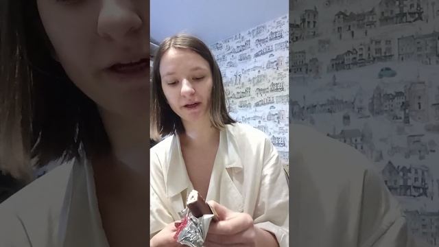 Обзор на клубничный сырок (он ужасен)
