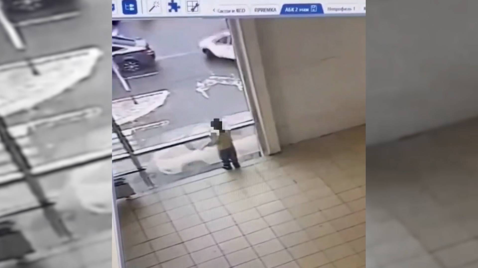 «Я даже среагировать не успела»: мать разбившегося в ТЦ ребенка дала комментарий