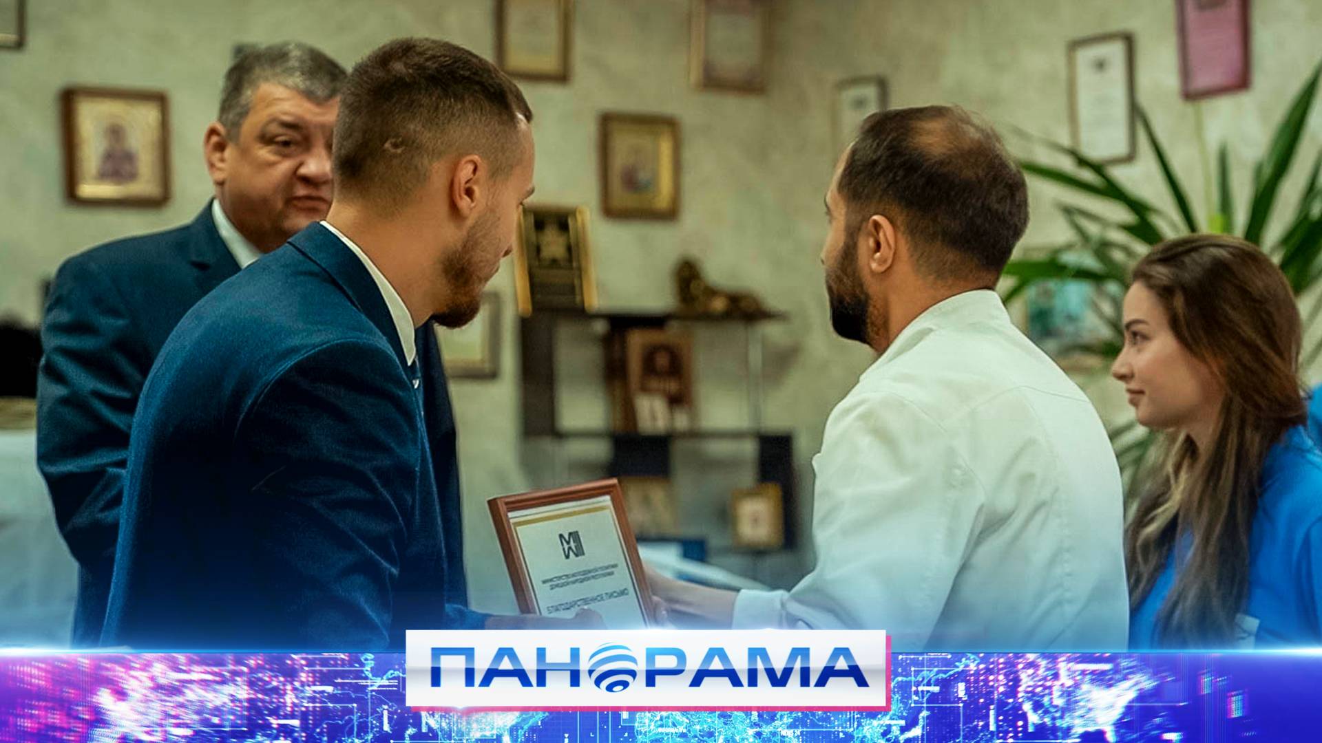 ⚡️ Пример мужества и стойкости: в Горловке наградили молодых врачей!