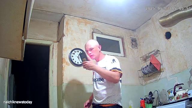 Джой поздоровалась с американкой