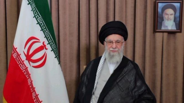 ☝Ни один иранский чиновник никогда не становился на колени у ворот Белого дома. Трамп это трусливая