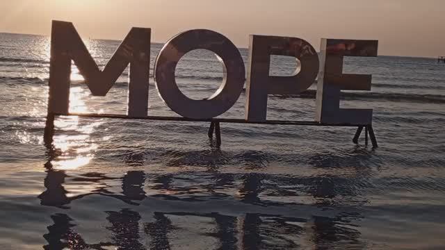 Анапа 2025 море . пляж  песок ракушки