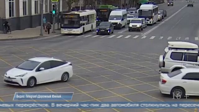 17.06.2025 В Южно-Сахалинске ДТП притормозило движение на одном из ключевых перекрёстков