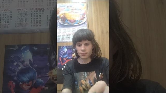 У нас  на кашевоо 3 опять мусорят в подъезде