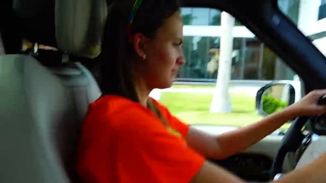 Влад и Никита - Влад и Никита Машина полная шаров сюрпризов