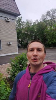 Он любил сон и работу, одна помогала реализовывать другую